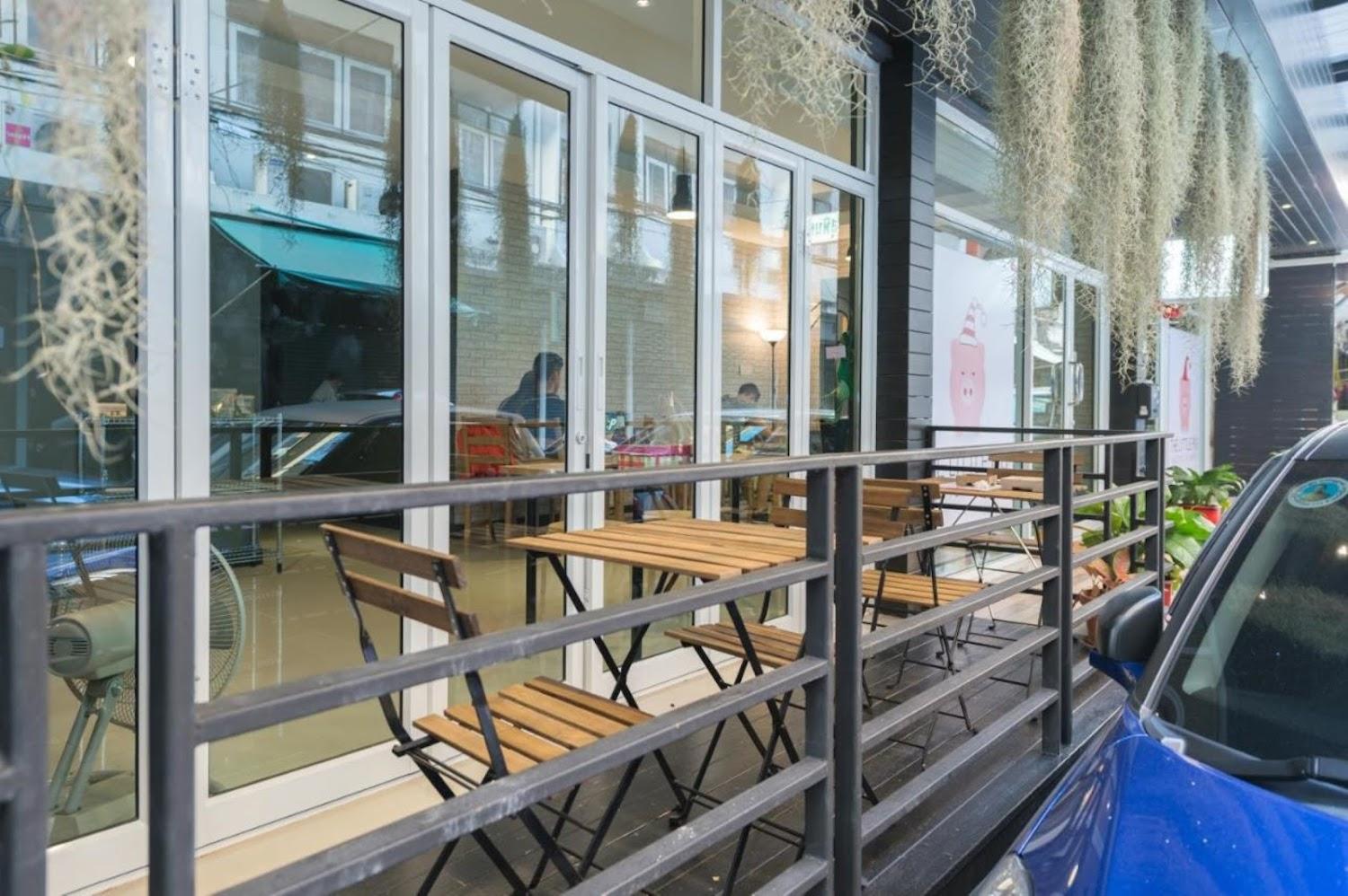 Cover Image for The Little Pig Sukhumvit
