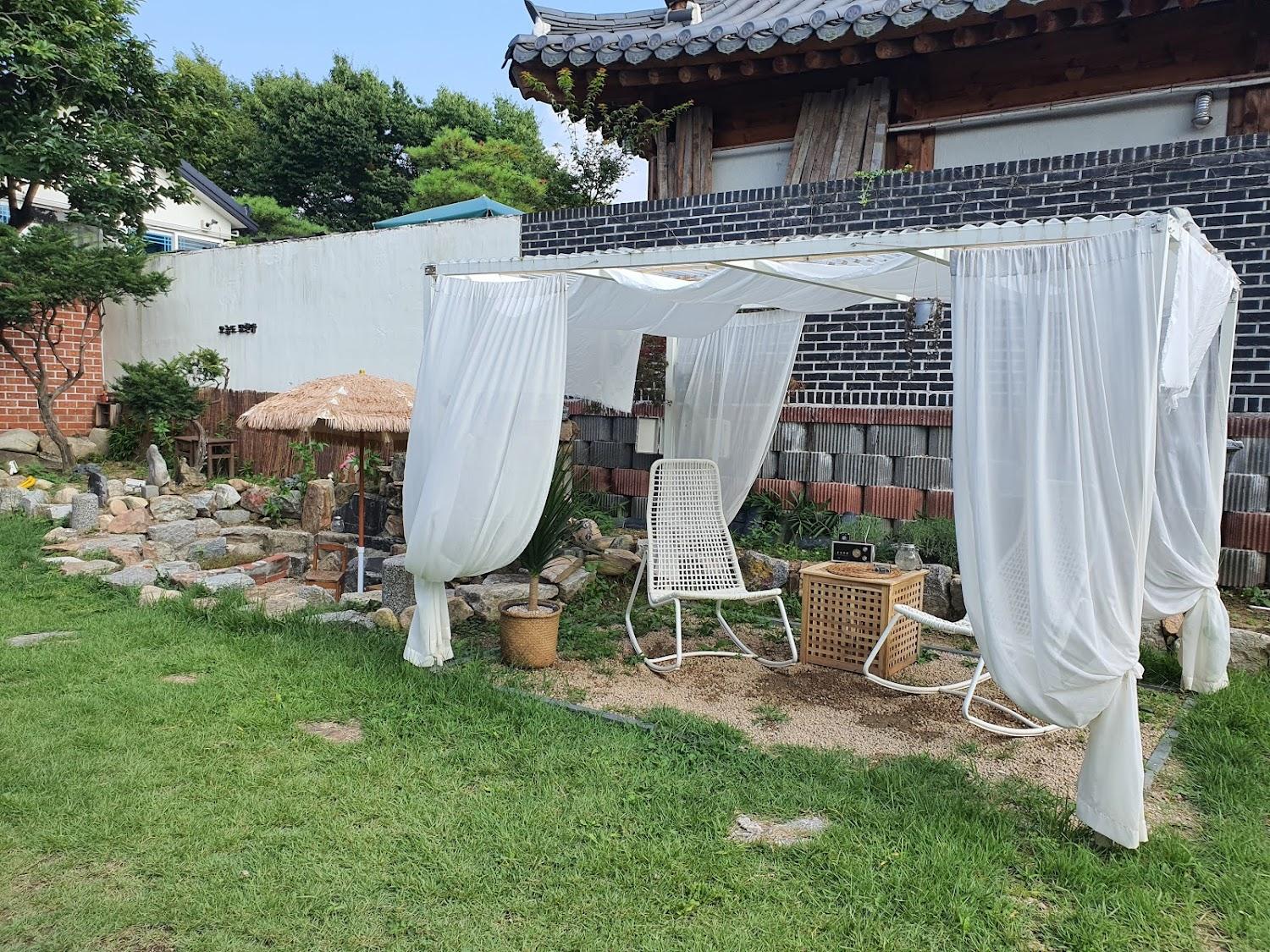 Cover Image for 감성한옥