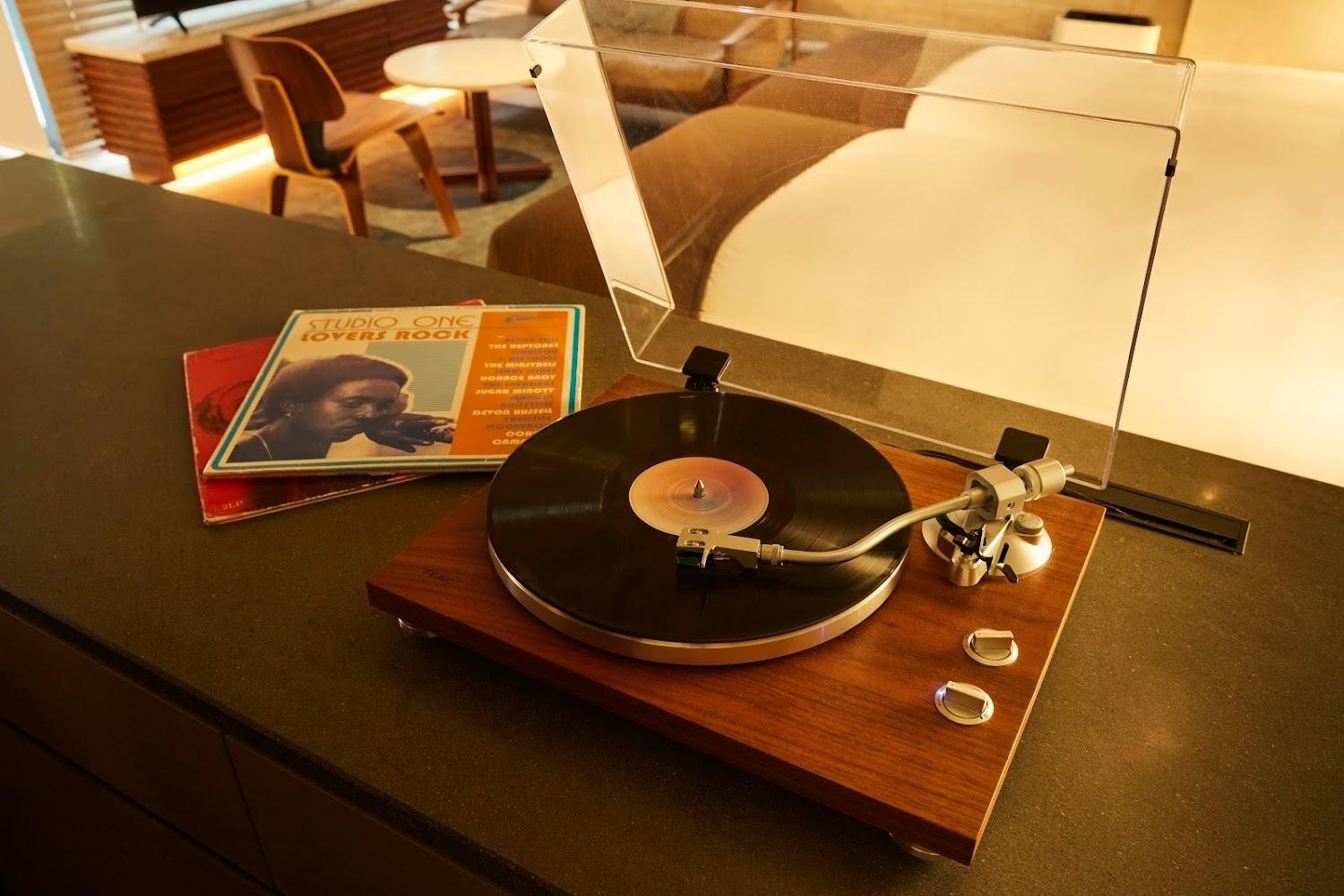 Cover Image for Hamacho Hotel