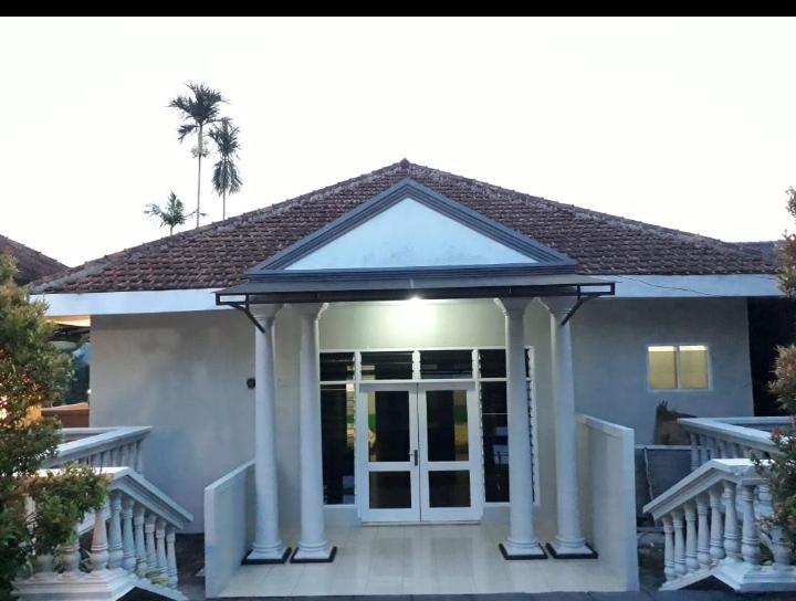 Cover Image for Villa bumi indah