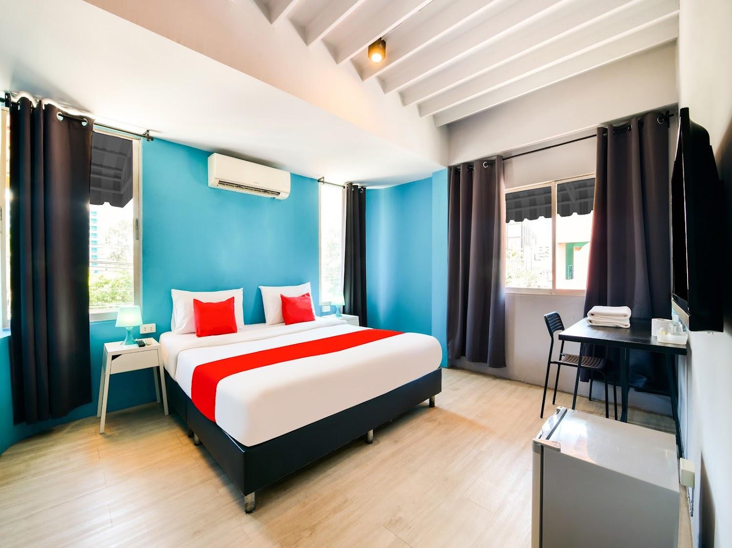 Cover Image for Sweet Pound Hotel