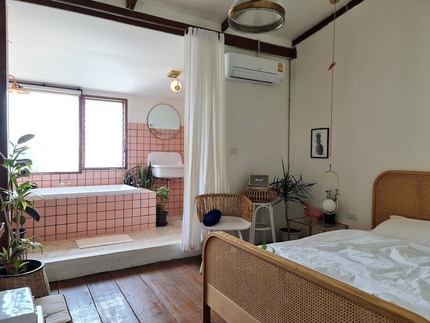 Cover Image for Plursukjai Cafe &bed-Koh Larn