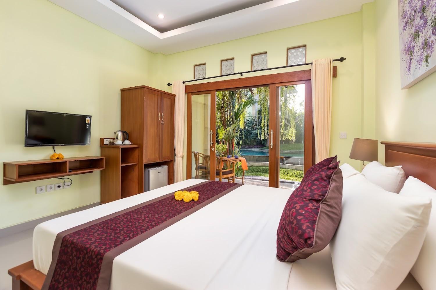 Cover Image for Hidden Padma Retreat