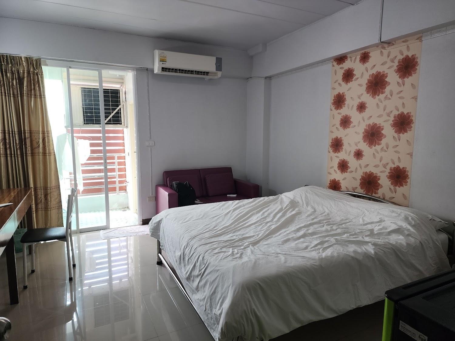 Cover Image for Nicha Resident