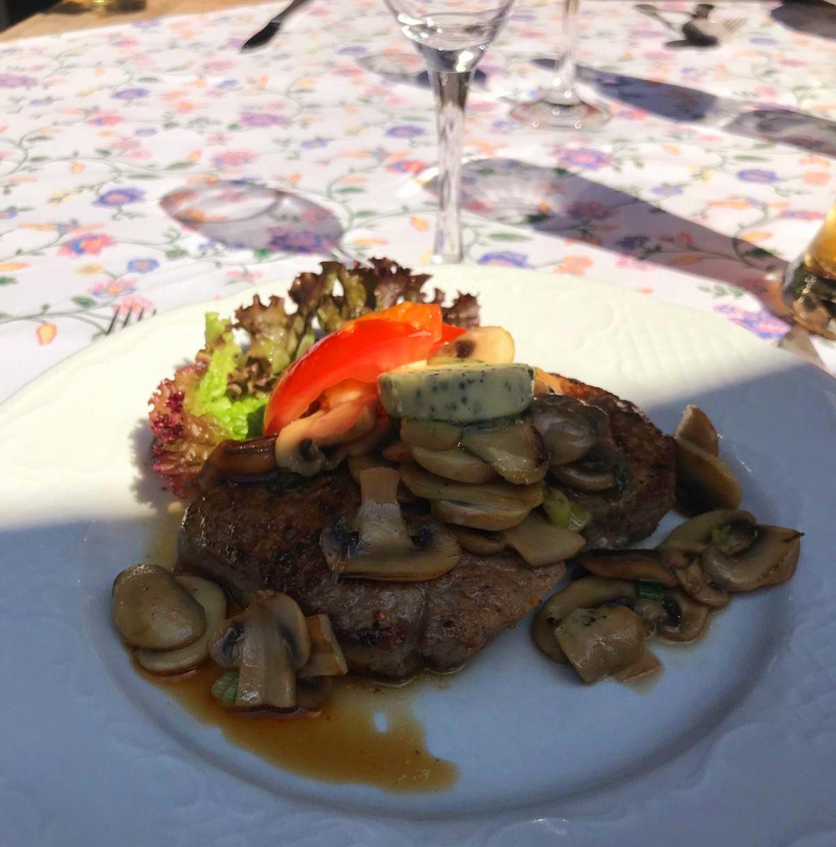 Cover Image for Tannenhof - Hotel & Restaurant
