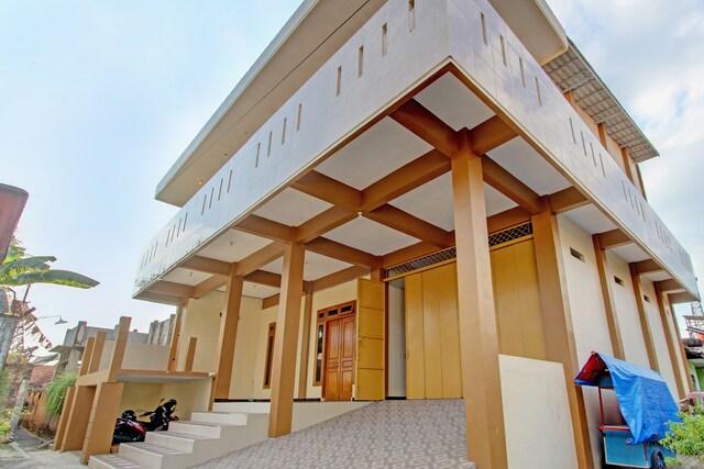 Cover Image for OYO Life 92812 Galih Kostel 2 Syariah