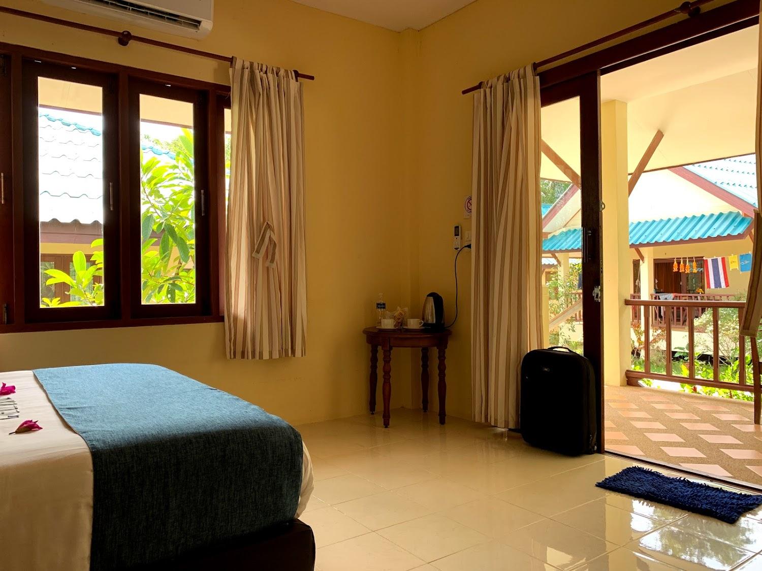 Cover Image for Three tree hotel