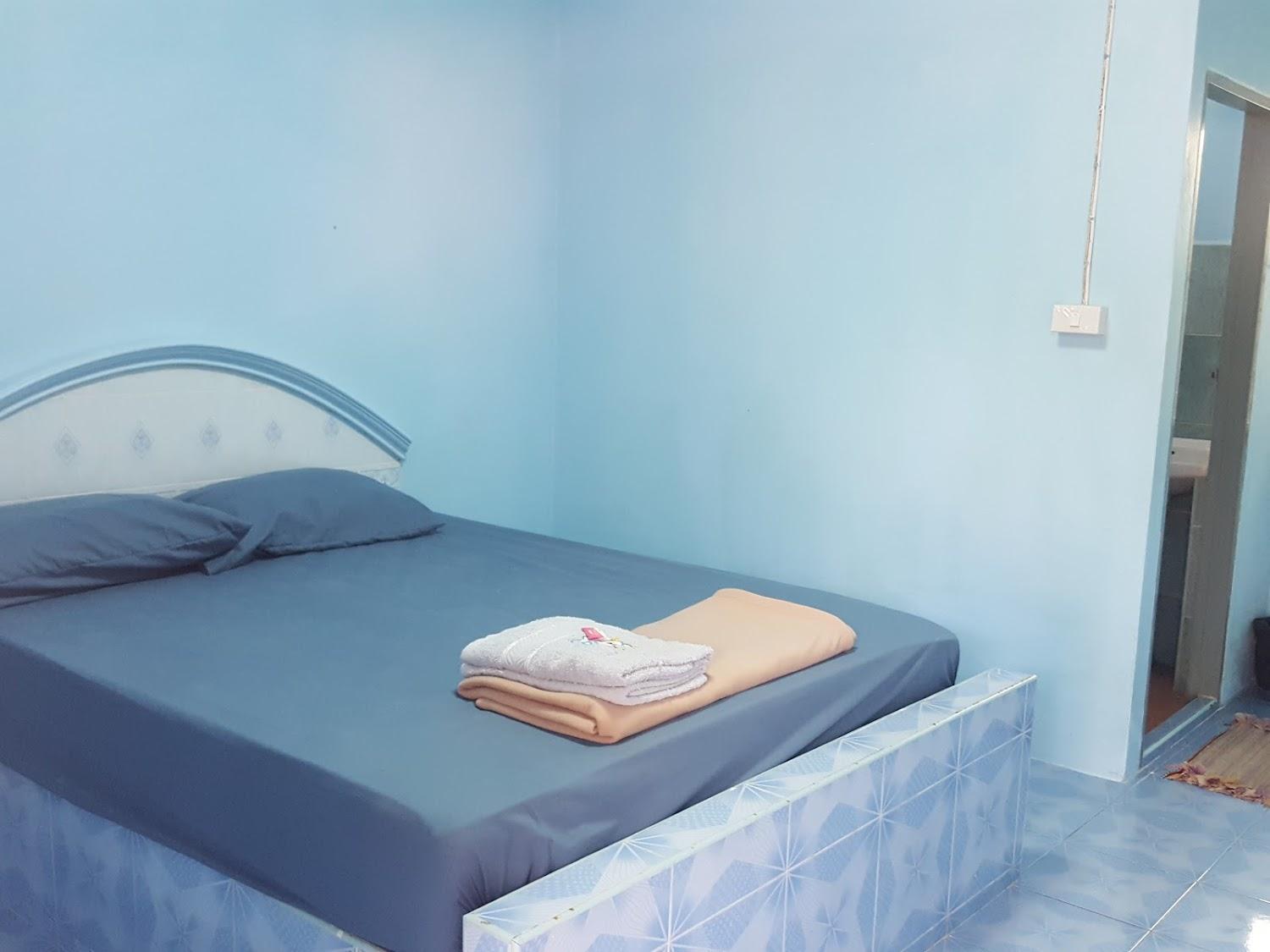 Cover Image for Sunshine Hotel