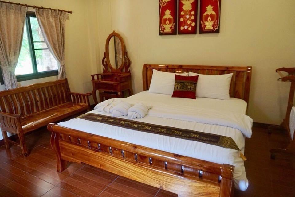 Cover Image for Ruean Phet Sawoei Resort