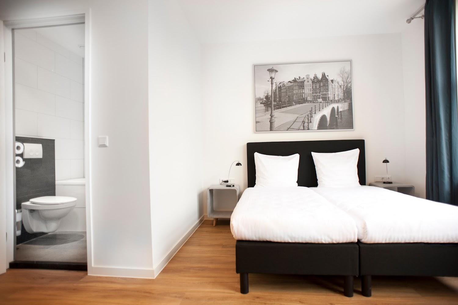 Cover Image for i hotel