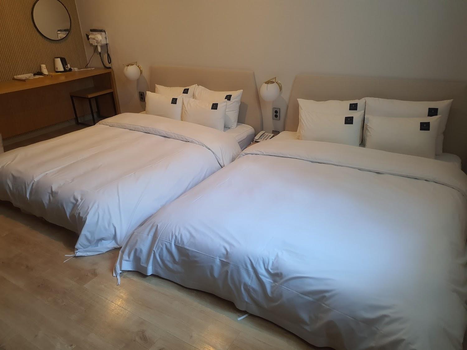Cover Image for 브라운도트강릉역점