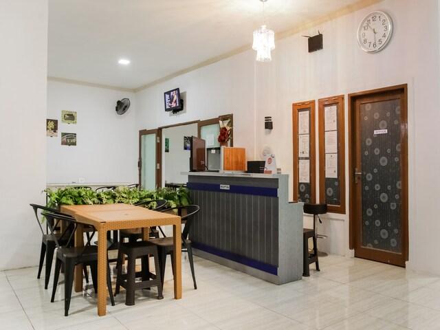 Cover Image for Super OYO Guest House Cahaya 7296