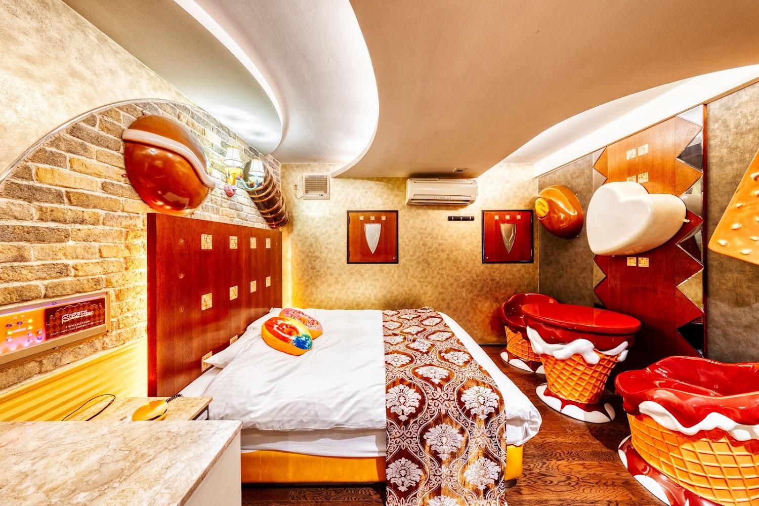Cover Image for Sweets Hotel