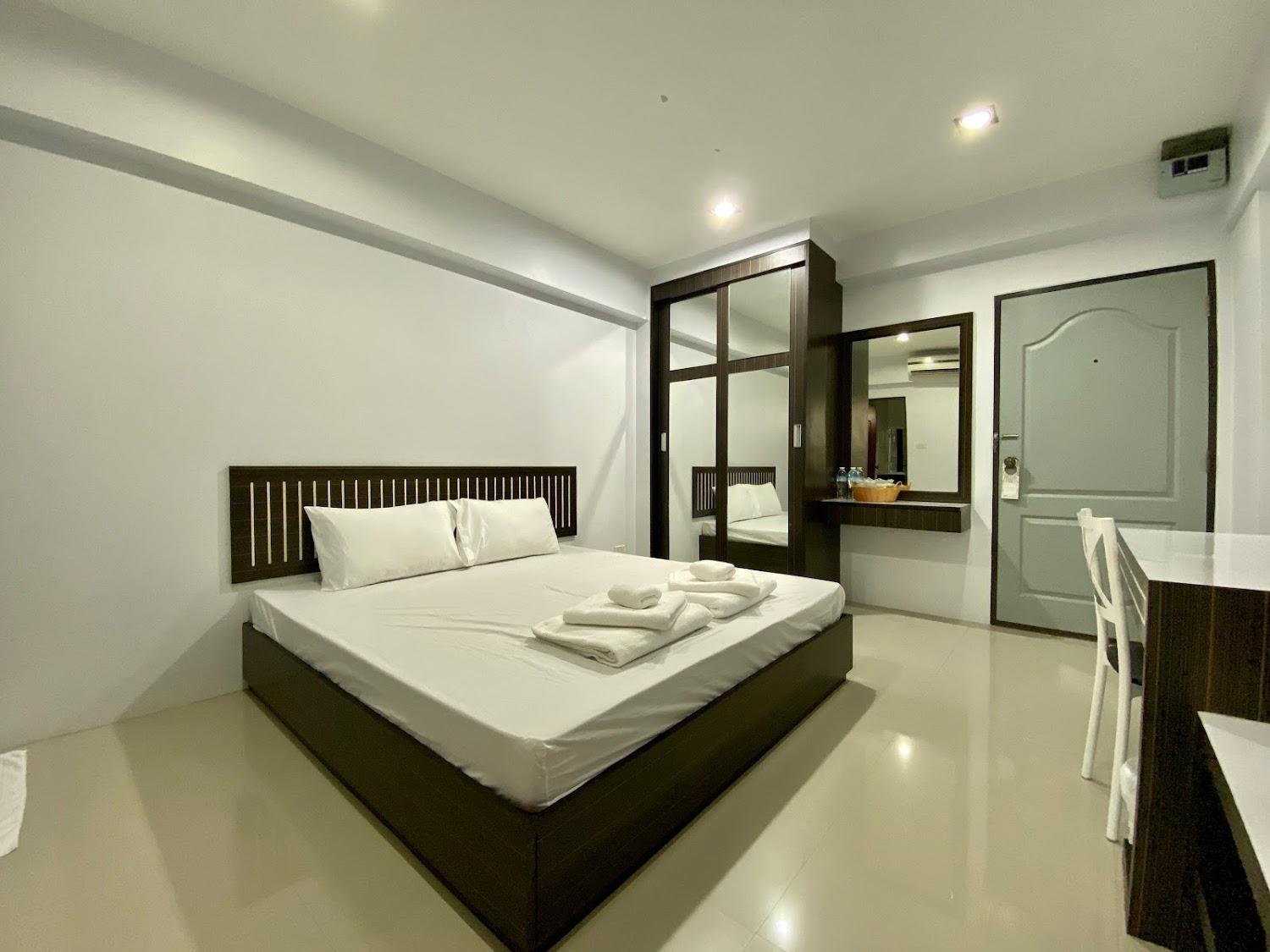 Cover Image for K.U. Park Service Apartment