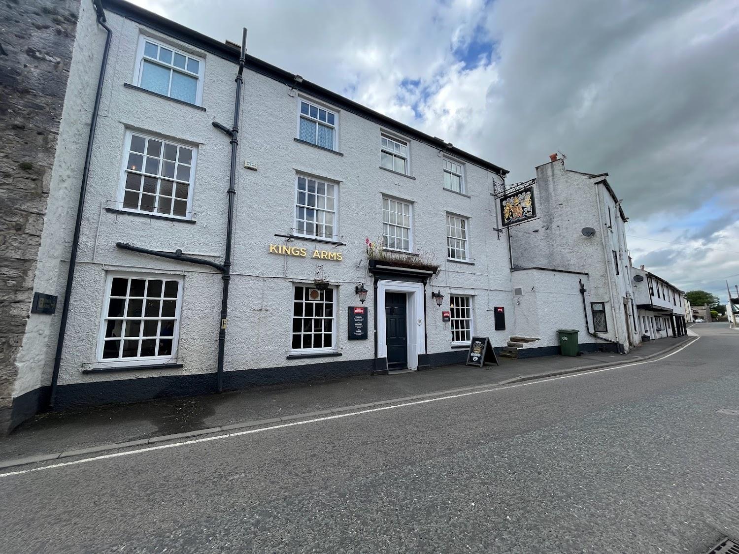 Cover Image for Kings Arms Hotel