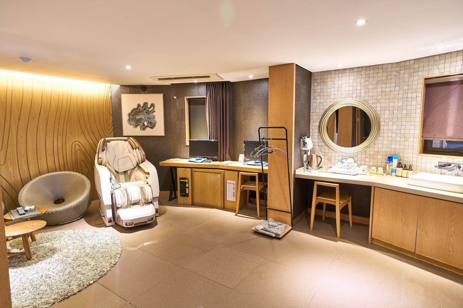 Cover Image for MARI boutique hotel