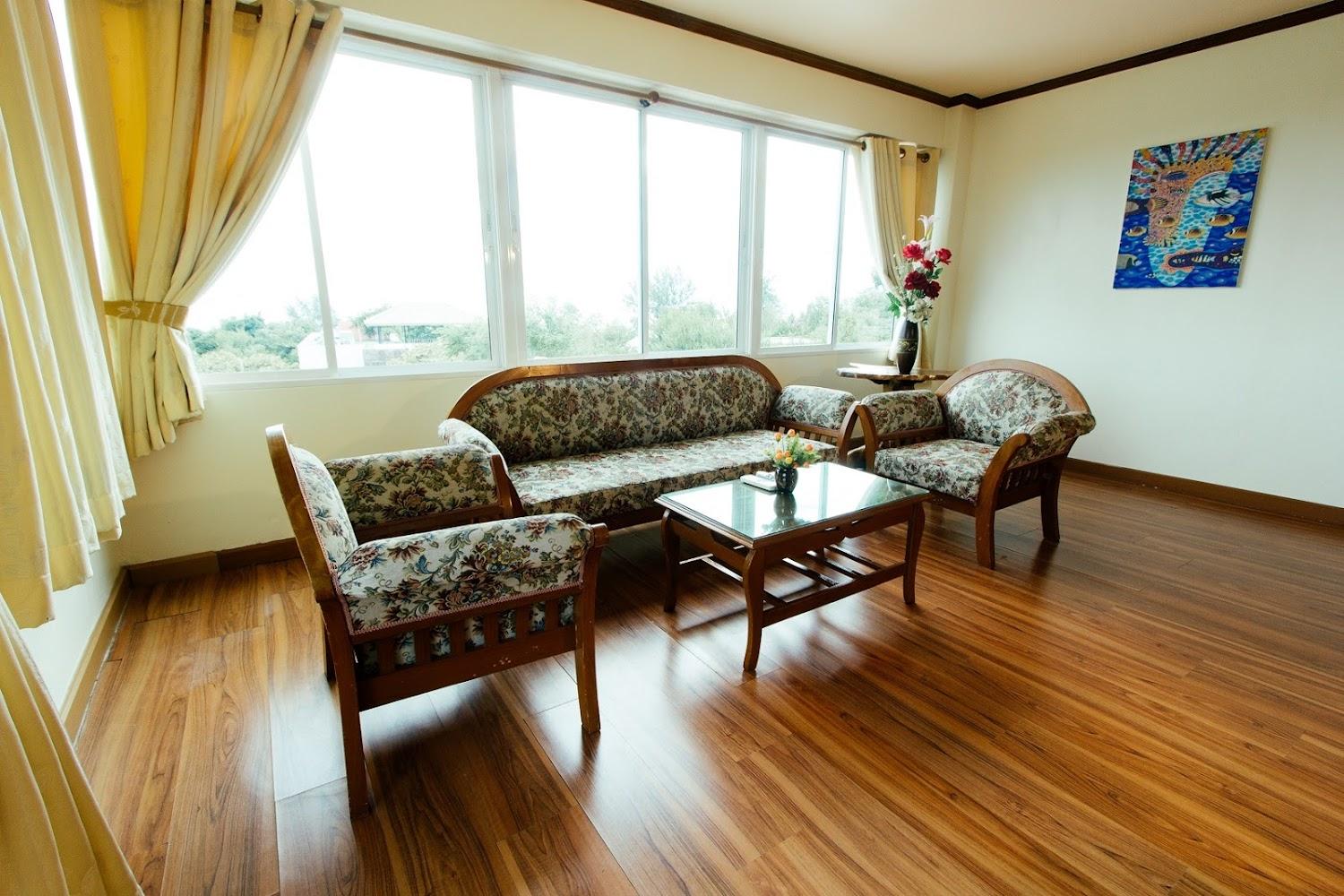 Cover Image for Thipurai Beach Hotel