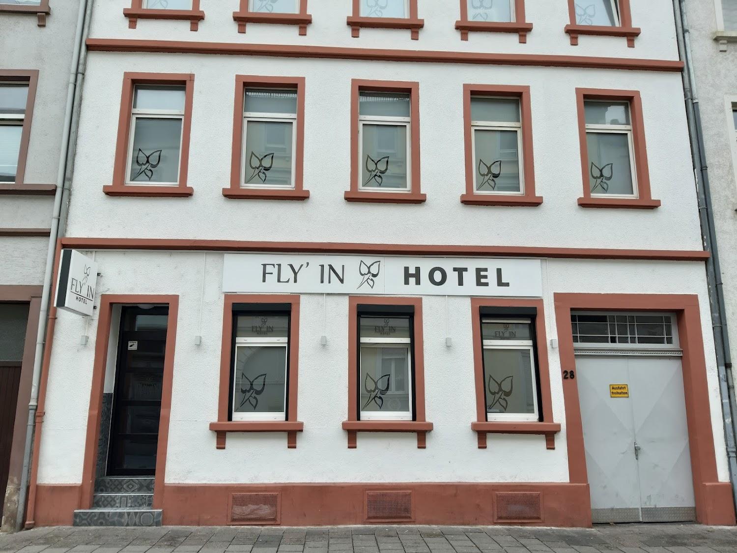 Cover Image for Hotel Living