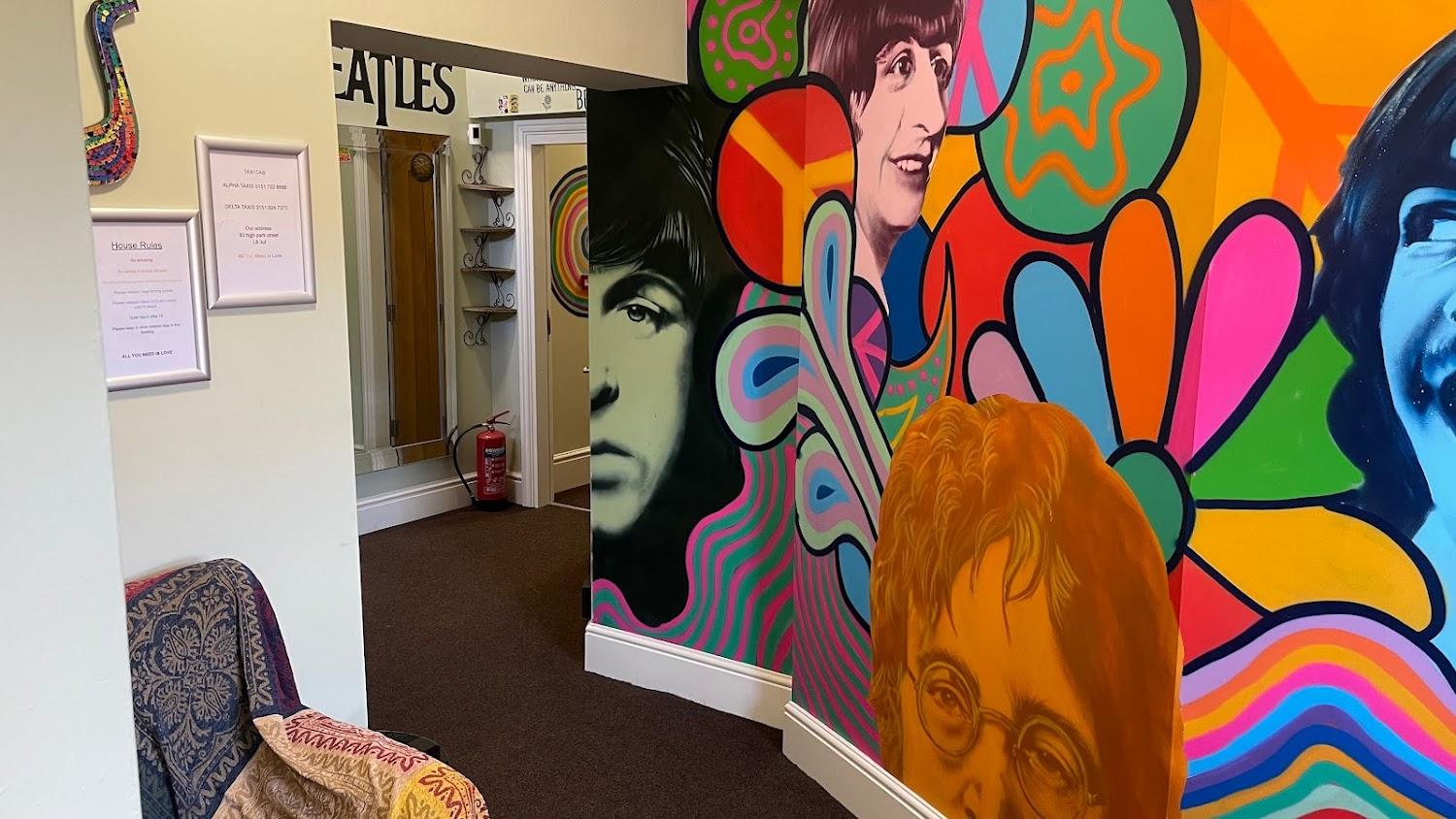 Cover Image for Beatles Themed Hotel