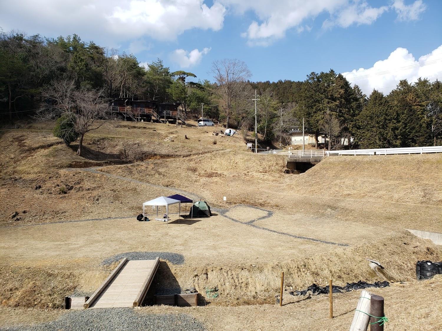 Cover Image for くつわ池自然公園キャンプ場