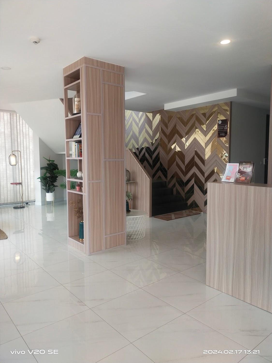Cover Image for Rise Condo
