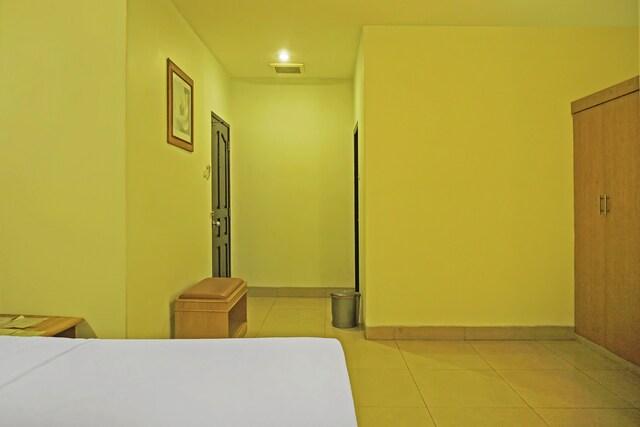 Cover Image for SUPER OYO Collection O 92690 Hotel Limas