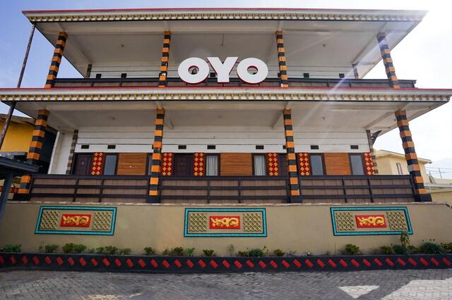 Cover Image for OYO 1048 Rahayu Bromo Hotel