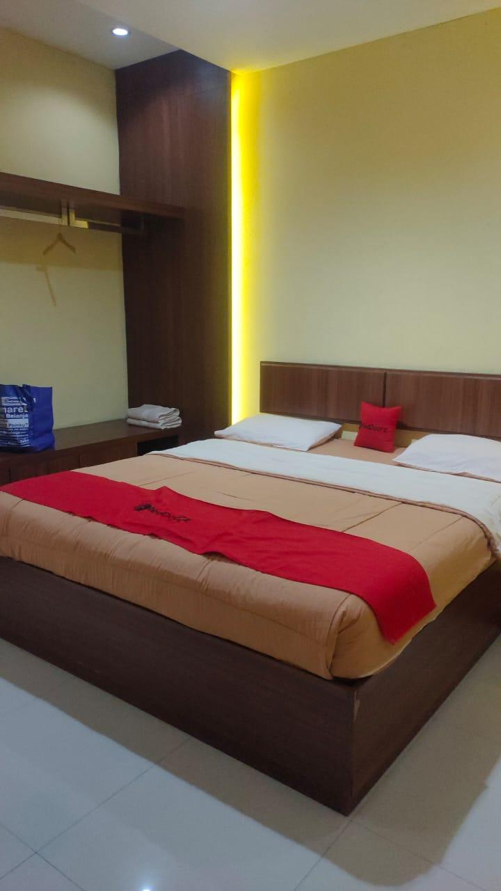Cover Image for RedDoorz Syariah near Alun-Alun Pelabuhan Ratu