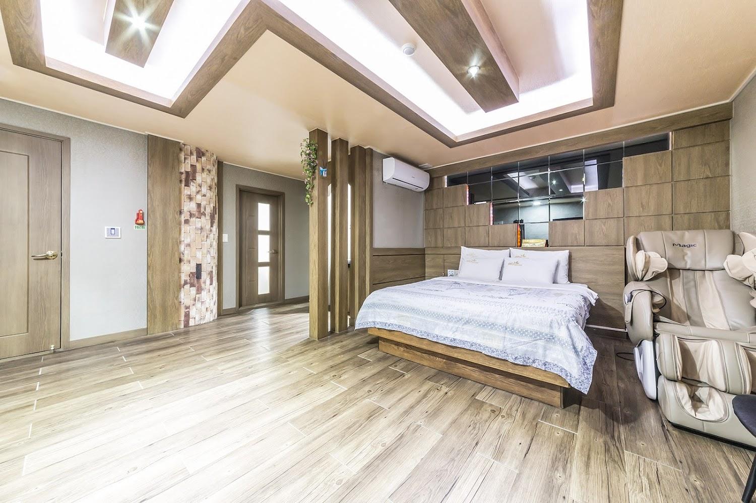 Cover Image for Herb Motel