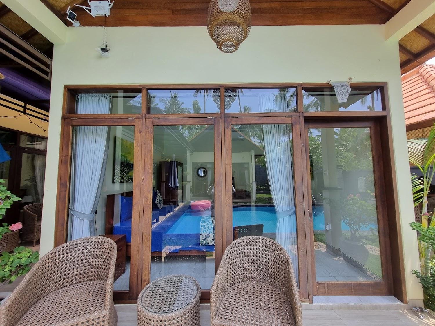 Cover Image for Mias Jungle House