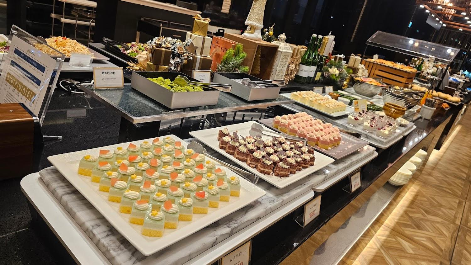 Cover Image for All Day Dining GRANDE AILE