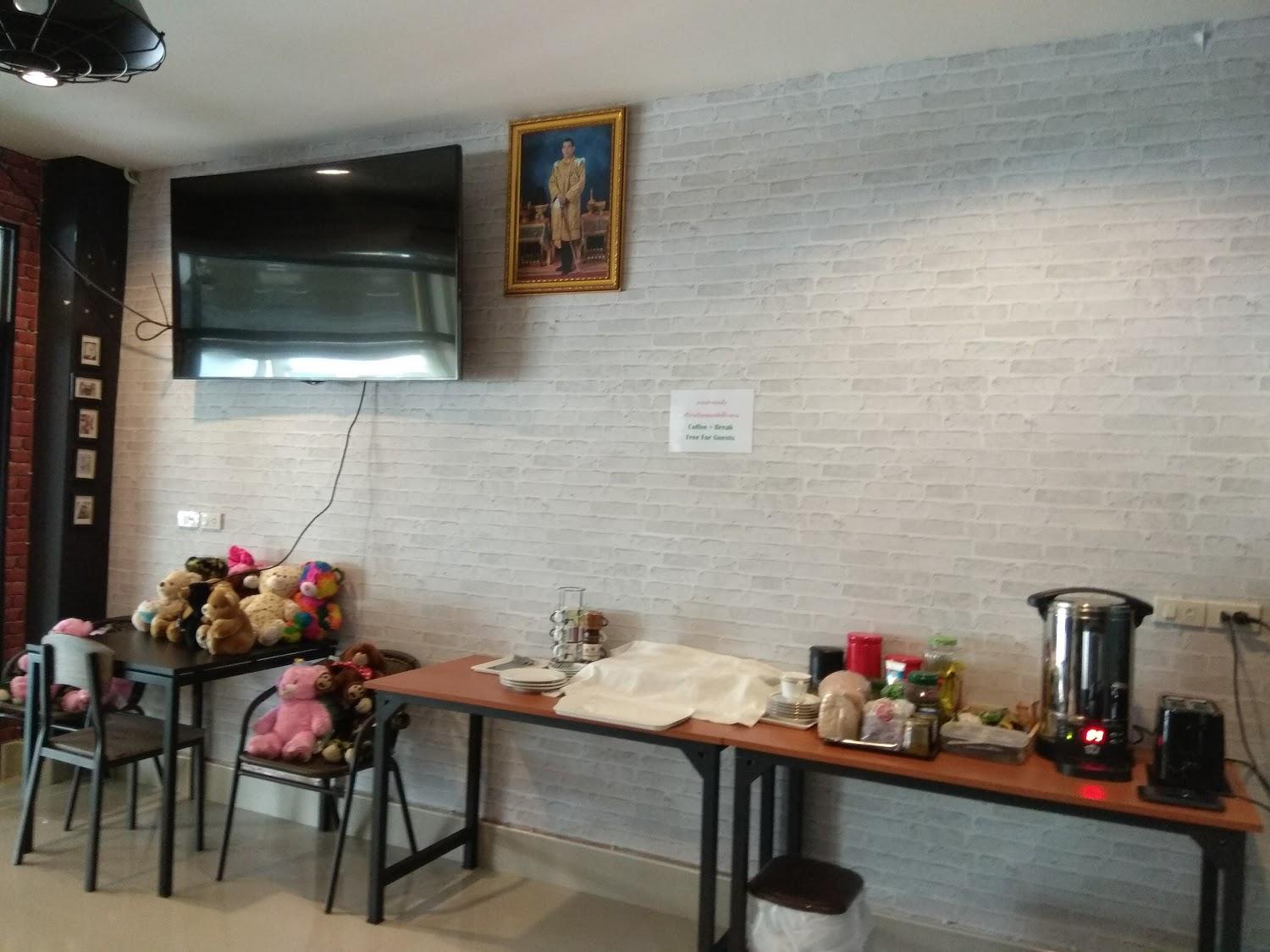 Cover Image for Little Bear Guesthouse And Restaurant