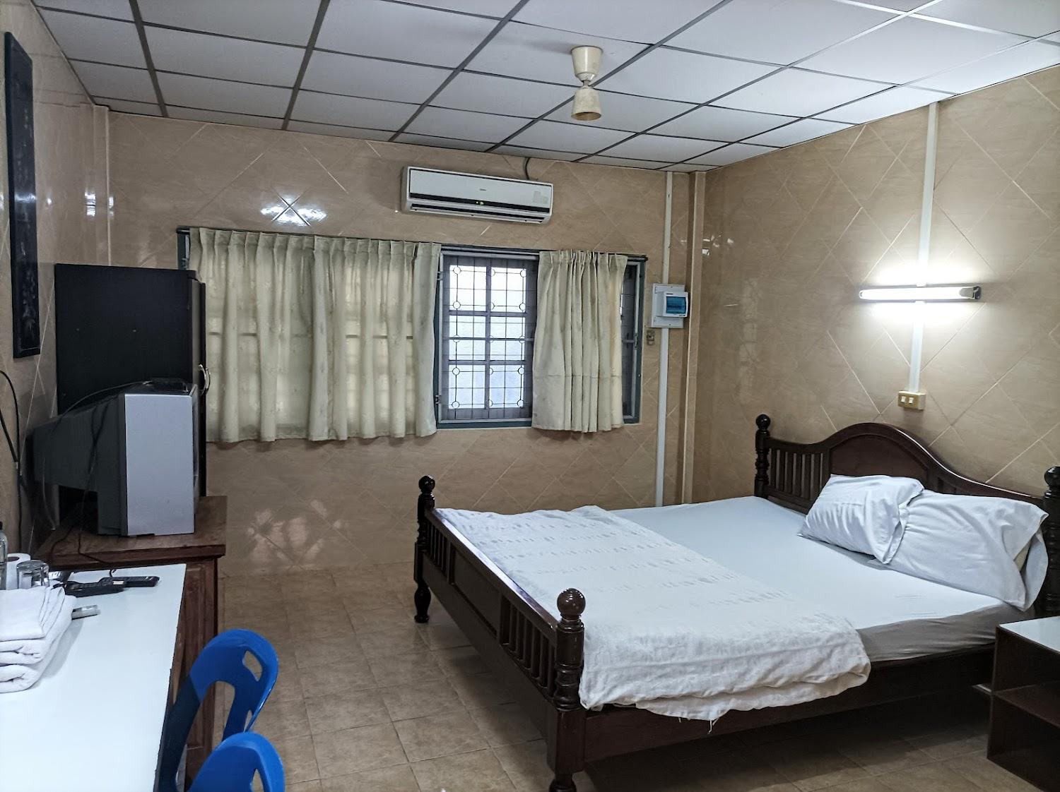 Cover Image for Sukchit Hotel