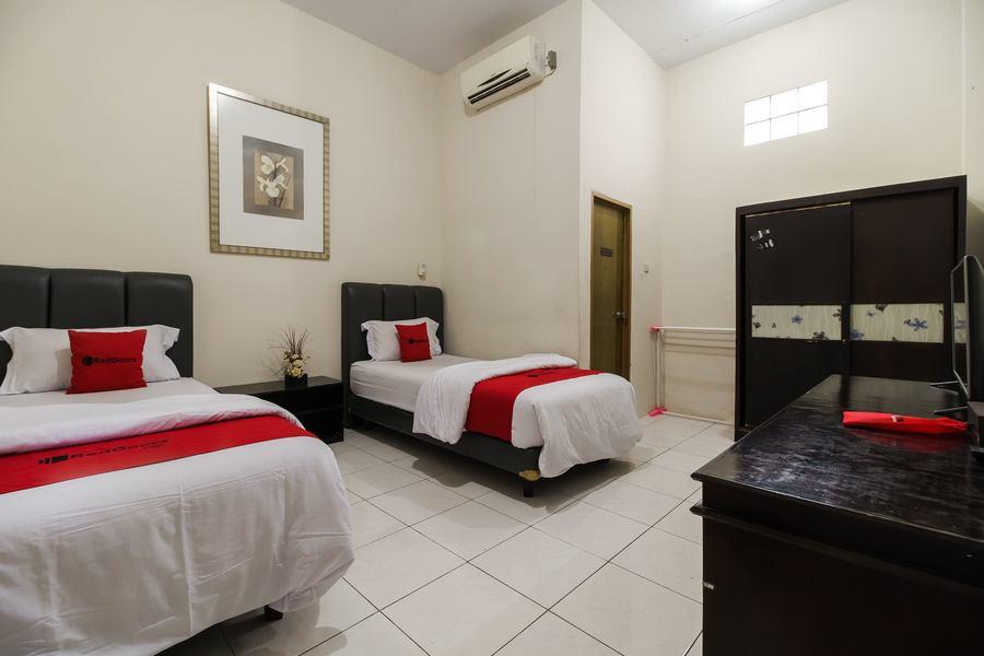 Cover Image for RedDoorz Syariah near Fort Marlborough