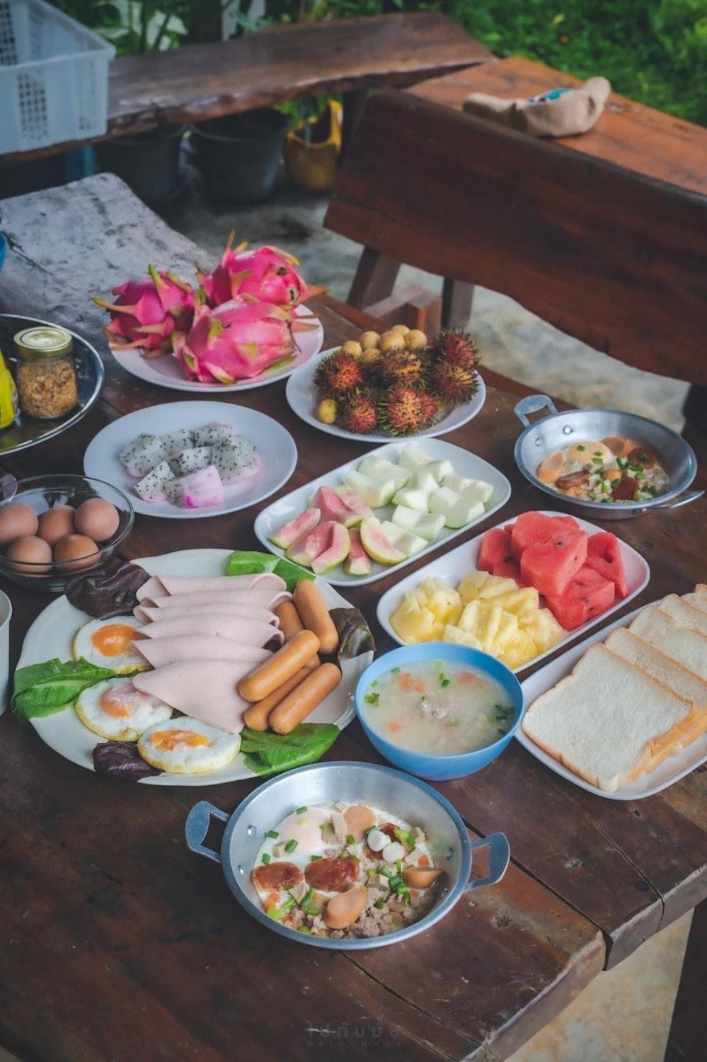 Cover Image for นรดีฮิวจ์ รีสอร์ท
