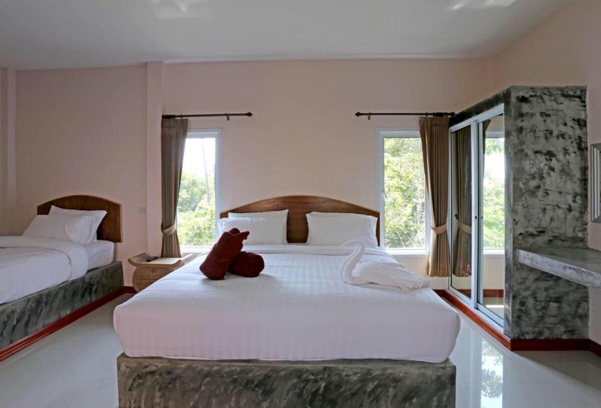 Cover Image for PawPaw Resort