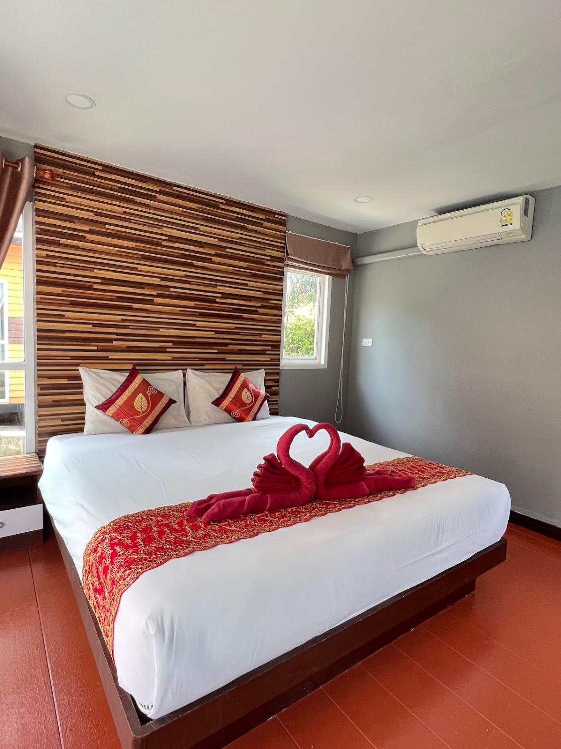 Cover Image for Rattana resort เกาะลันตาน้อย