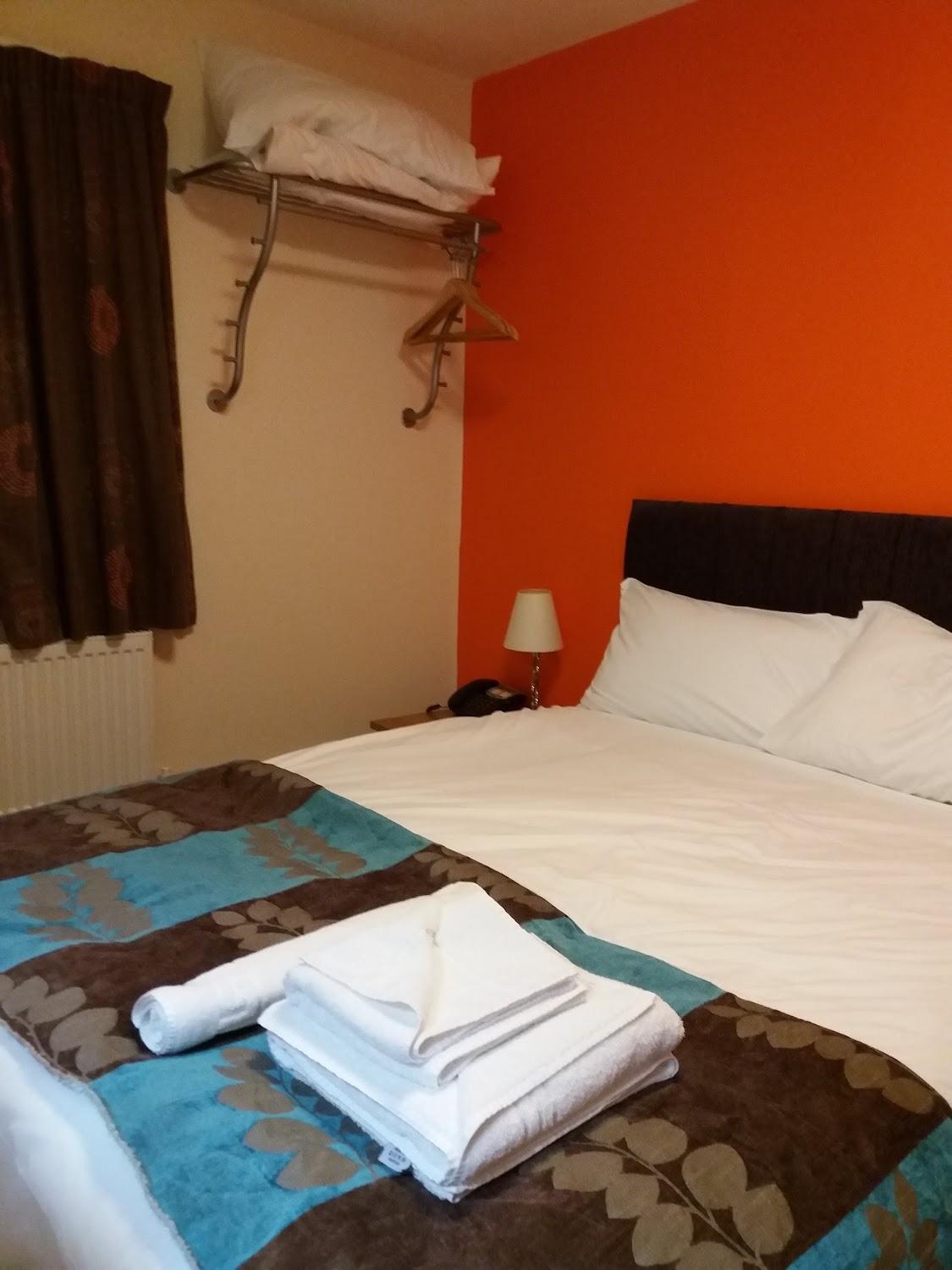 Cover Image for Almond Tree Hotel