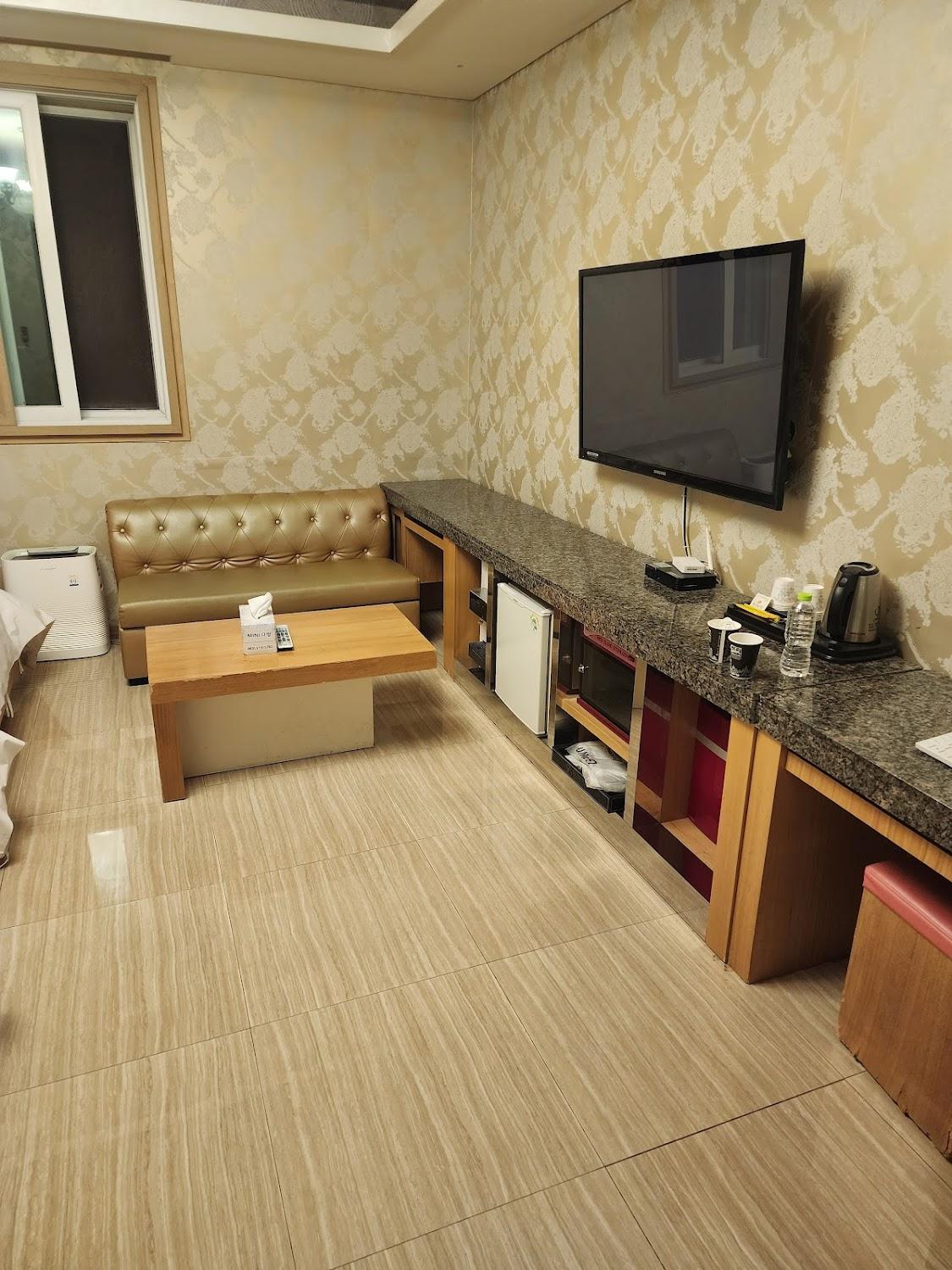 Cover Image for Gwangju Sangmu Luxury Hotel