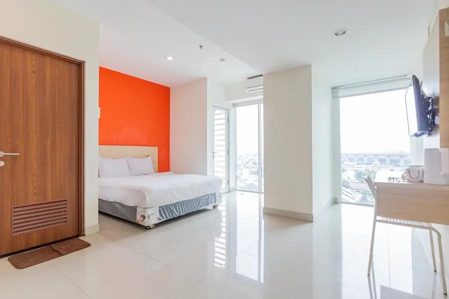 Cover Image for RedLiving Apartemen Grand Kamala Lagoon - Rooms 911 Tower Barclay South with Netflix