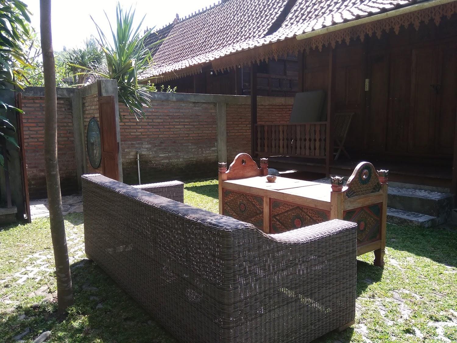 Cover Image for Tirto Raharjo 01 "Etnic Wooden Villa"
