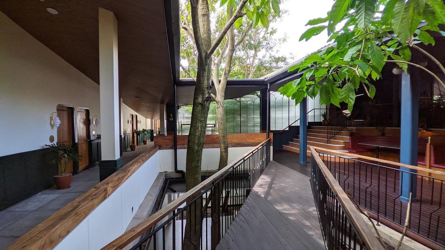 Cover Image for The House Tour Hotel - Uphill Sersan Bajuri