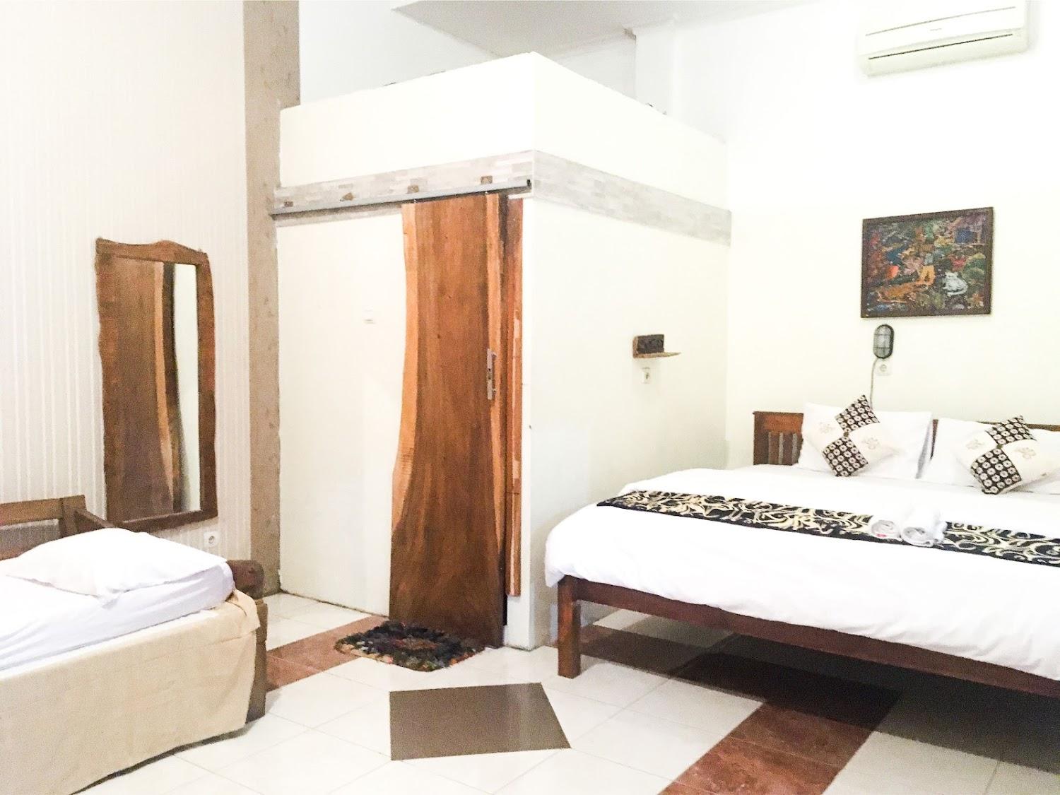 Cover Image for nDalem Joglo Krawitan Homestay
