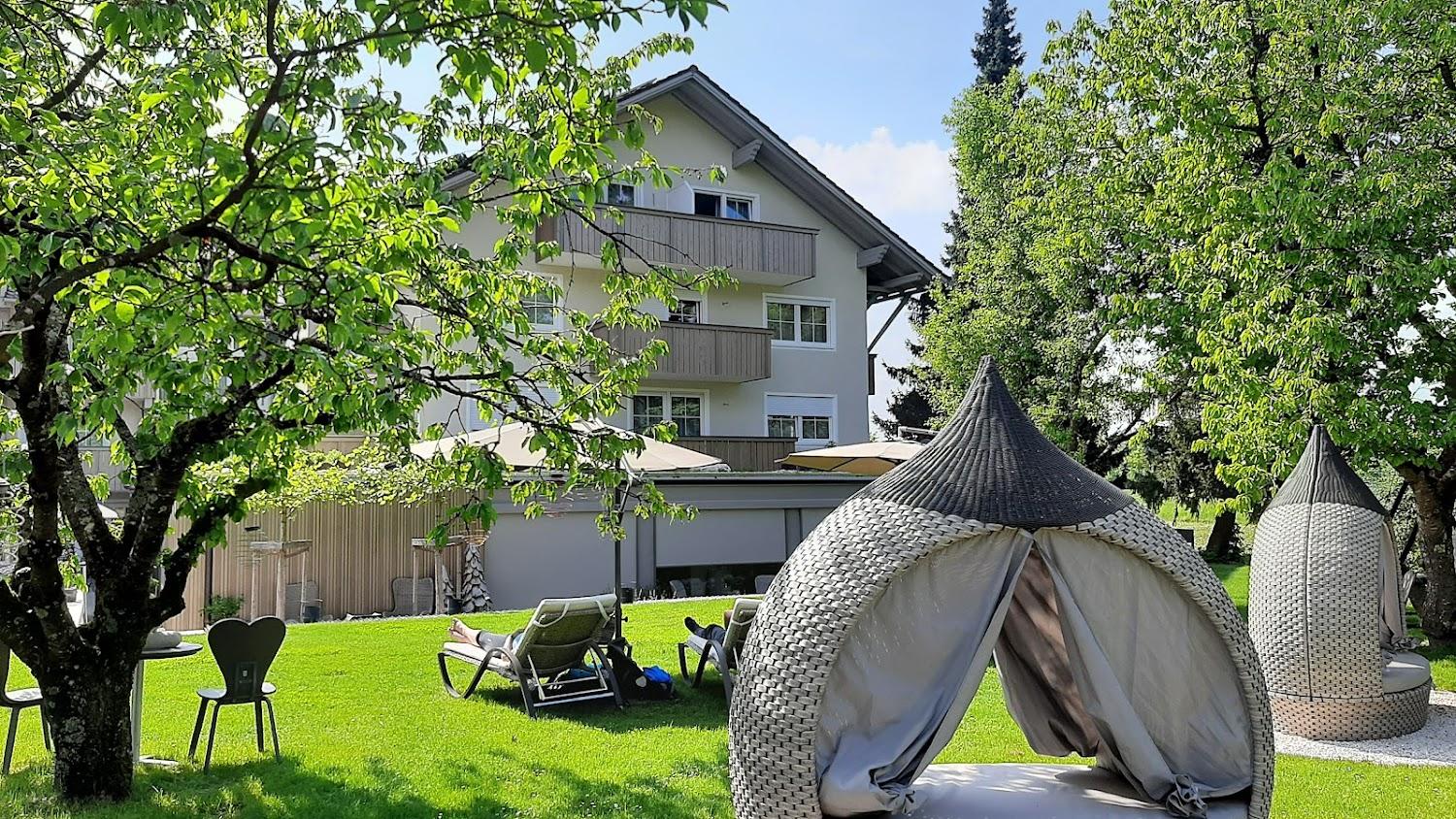 Cover Image for FICHTENWALD Ihr Boutique I Glück`s Hotel