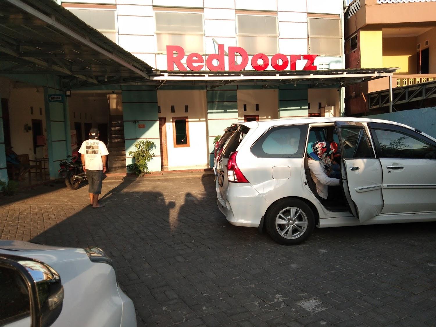 Cover Image for RedDoorz Syariah @ Kebun Raya