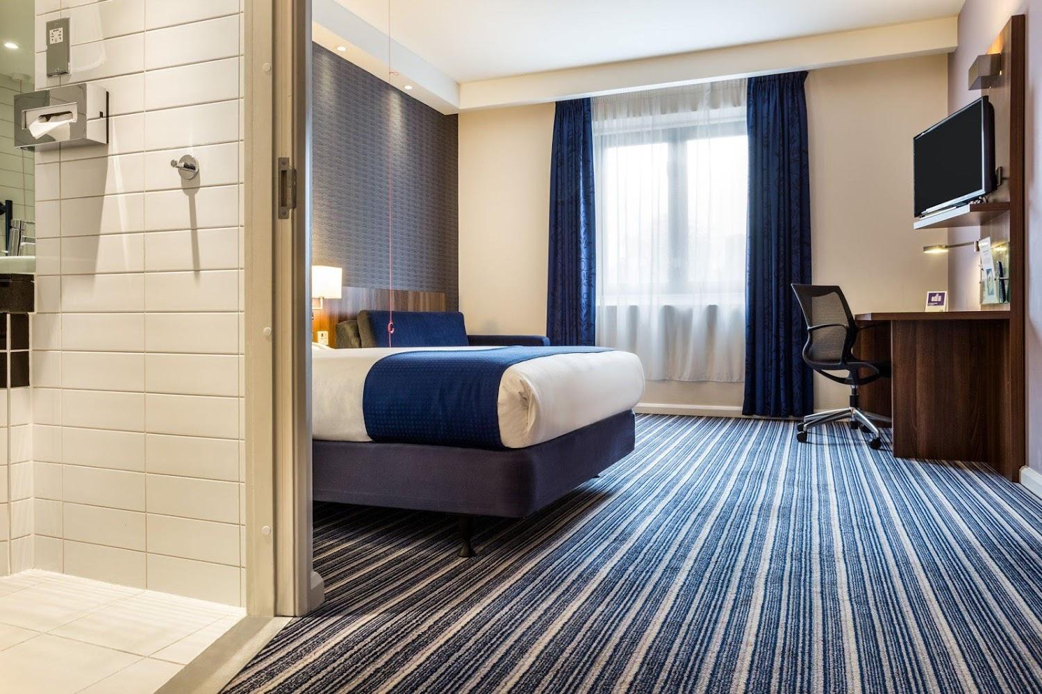 Cover Image for Holiday Inn Express Colchester, an IHG Hotel