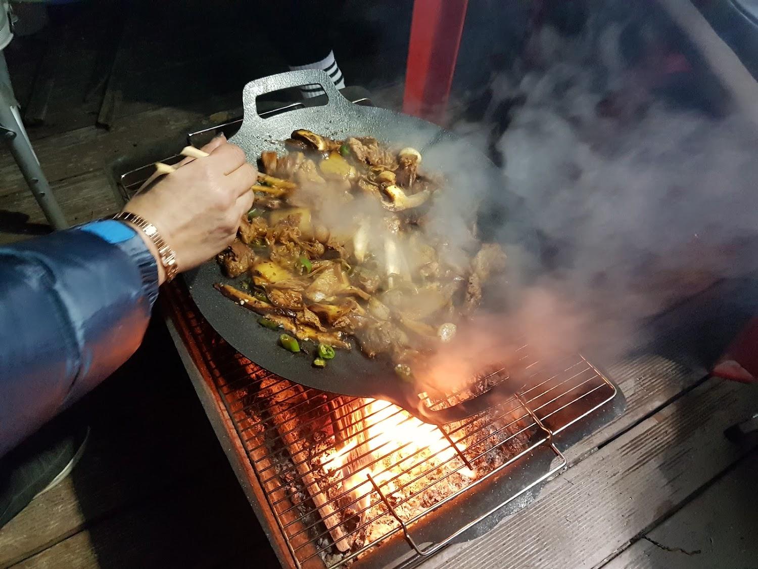 Cover Image for 나무향가득펜션
