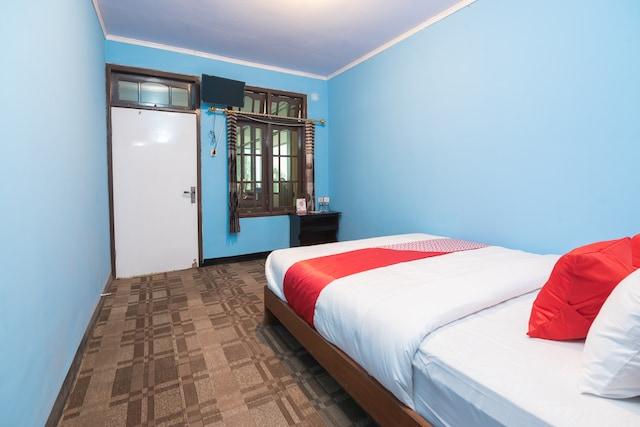 Cover Image for OYO 1852 Intan Bromo Homestay