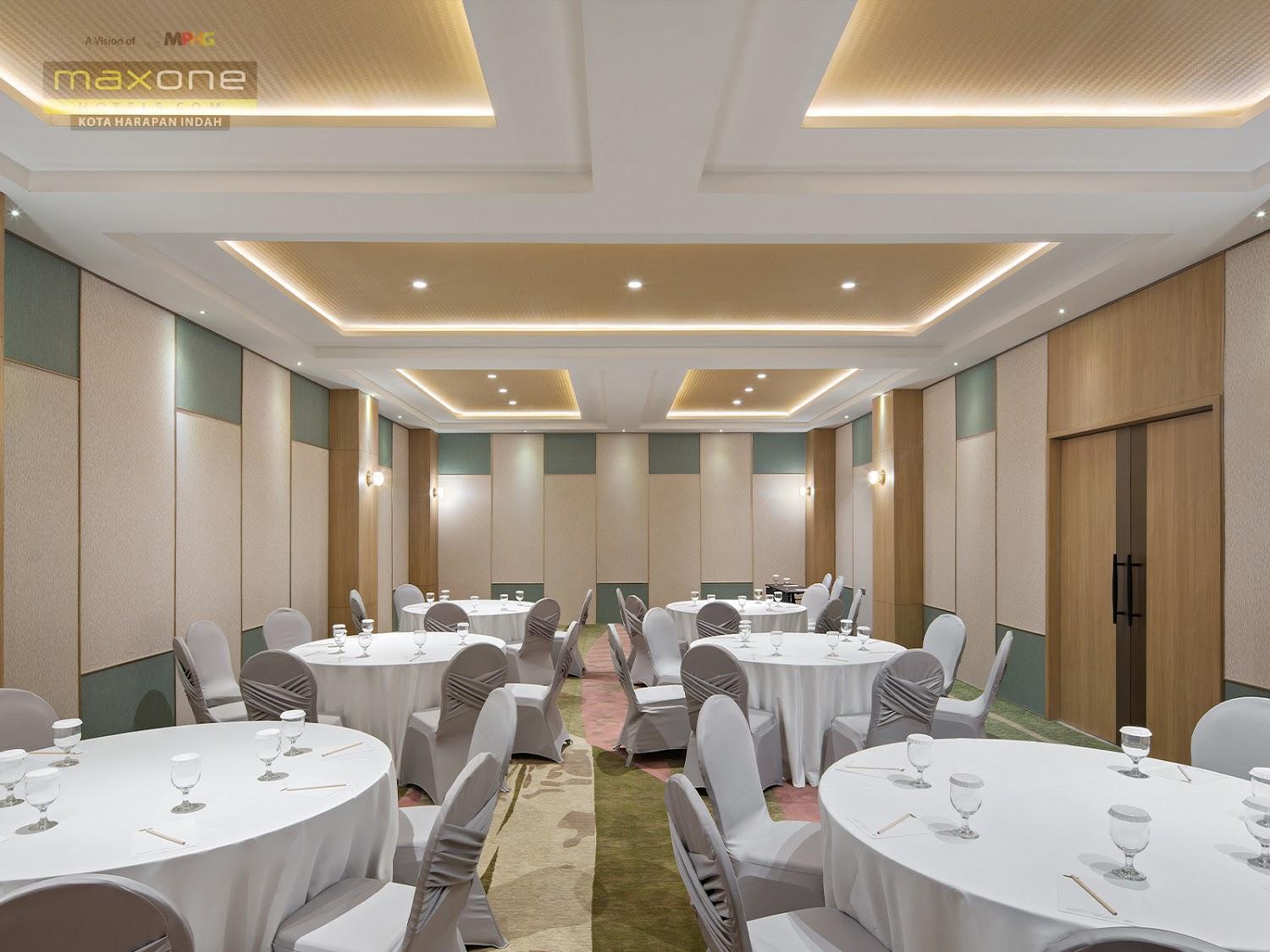Cover Image for MaxOneHotels.com @ Kota Harapan Indah Bekasi