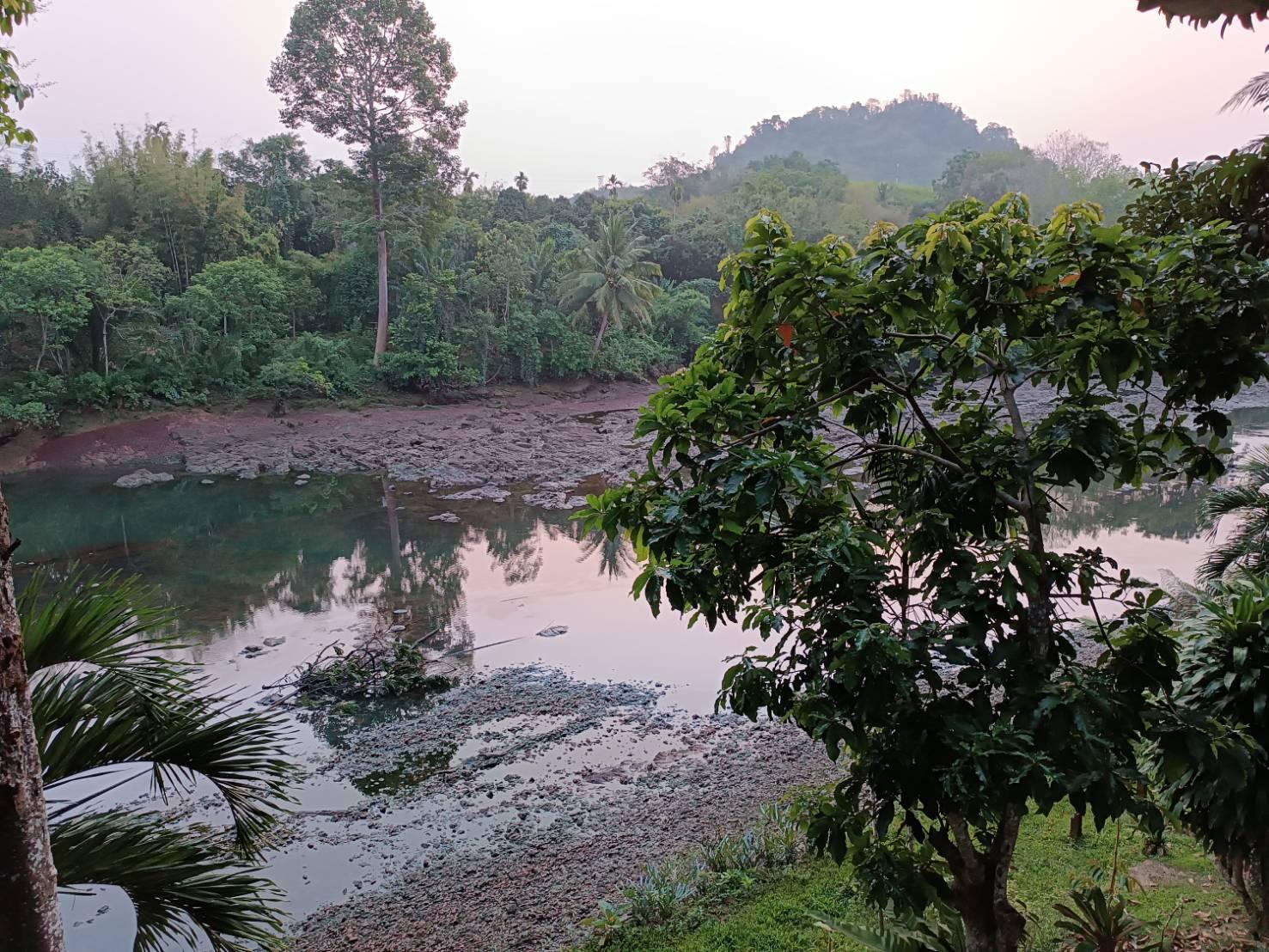 Cover Image for บ้านพักริมเขื่อน